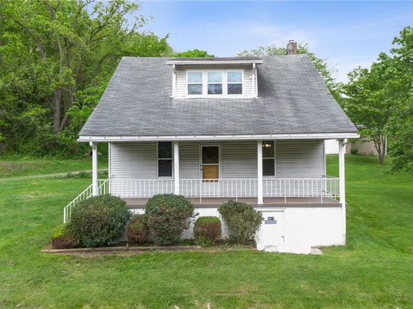 3617 Youngwood Rd, New Kensington, PA 15068