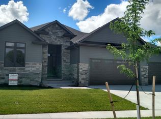 8851 Himark Ln, Lincoln, NE 68526