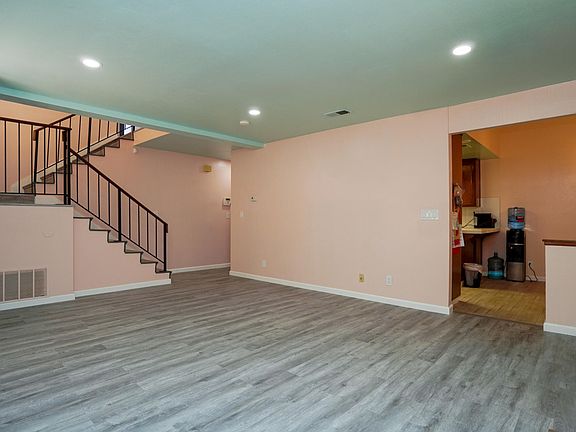 4th image of 438 Las Palomas Dr