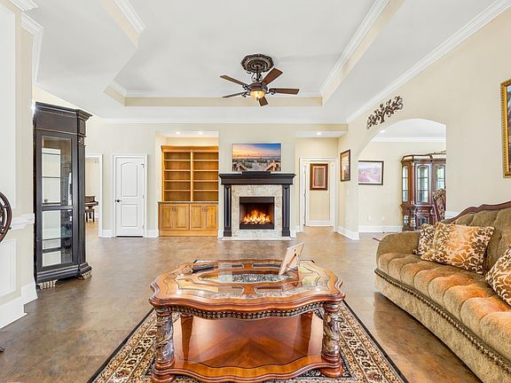 4th image of 2566 Lake Vista Dr.