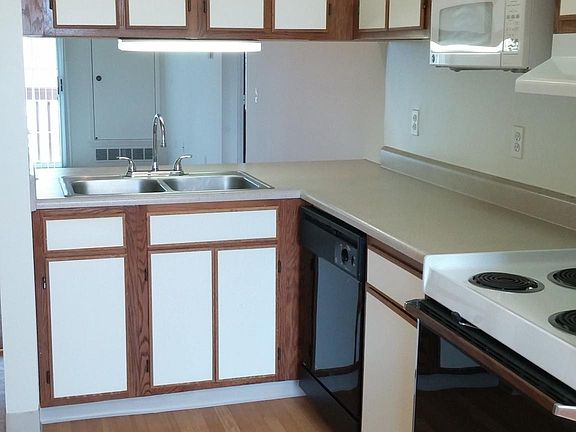 3rd image of 2475 Packard St APT W