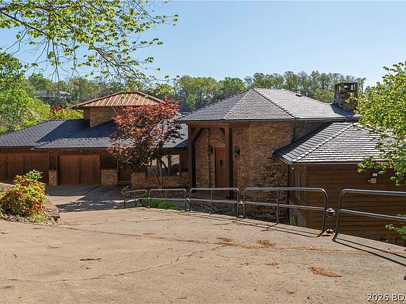 2nd image of 864 Eagle Dr