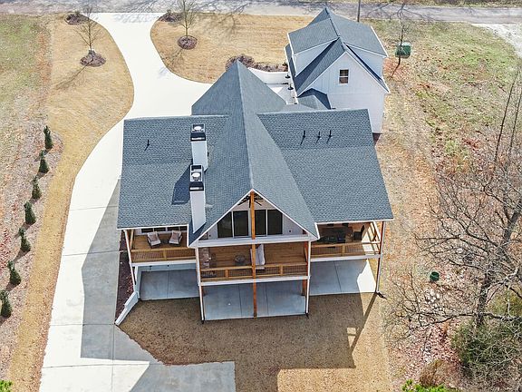 3rd image of 672 Tugaloo Heights Cir