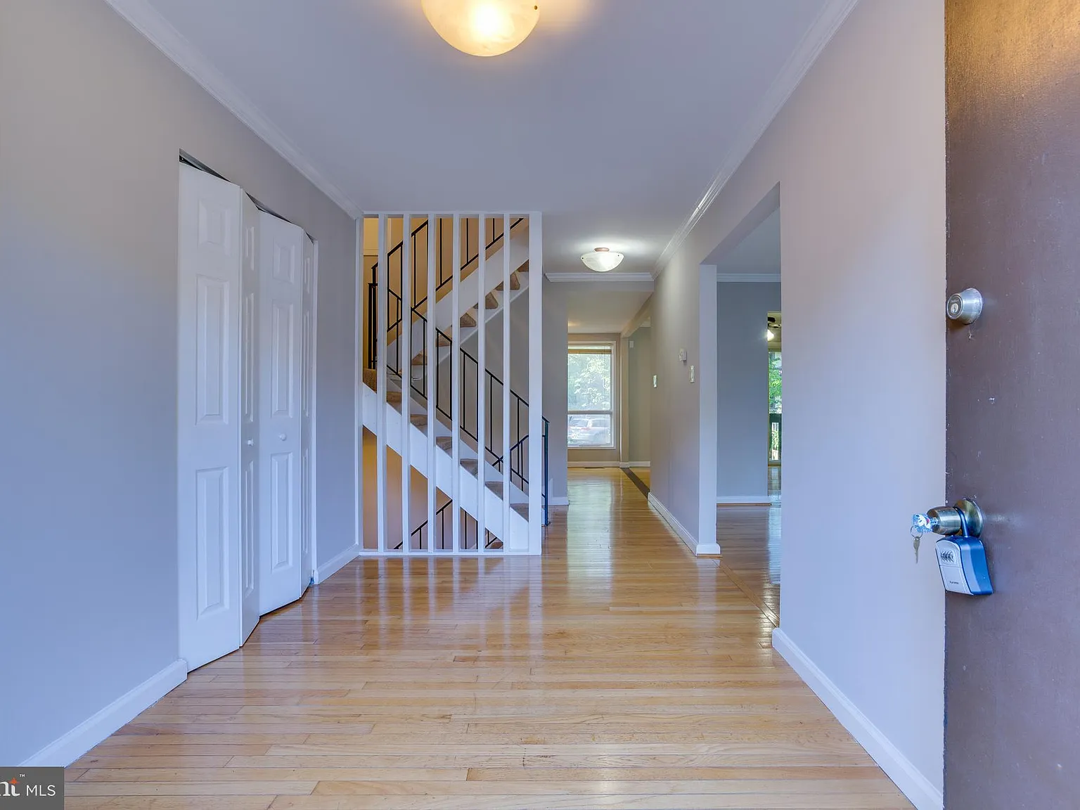3 bed, 3.5 bath, 2288 sqft, $3,000 — Photo 4
