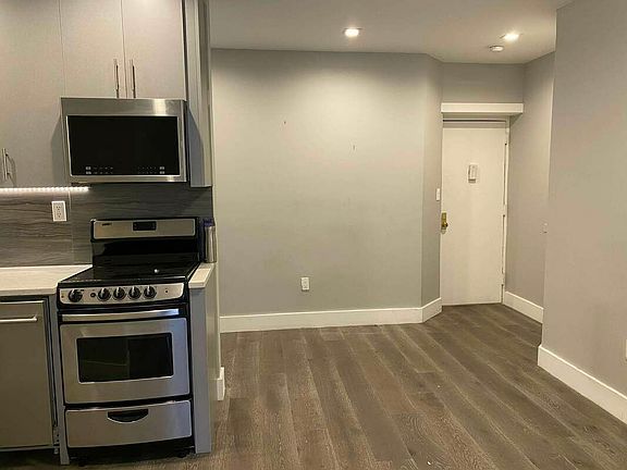 3rd image of 238 E 116th St #7B
