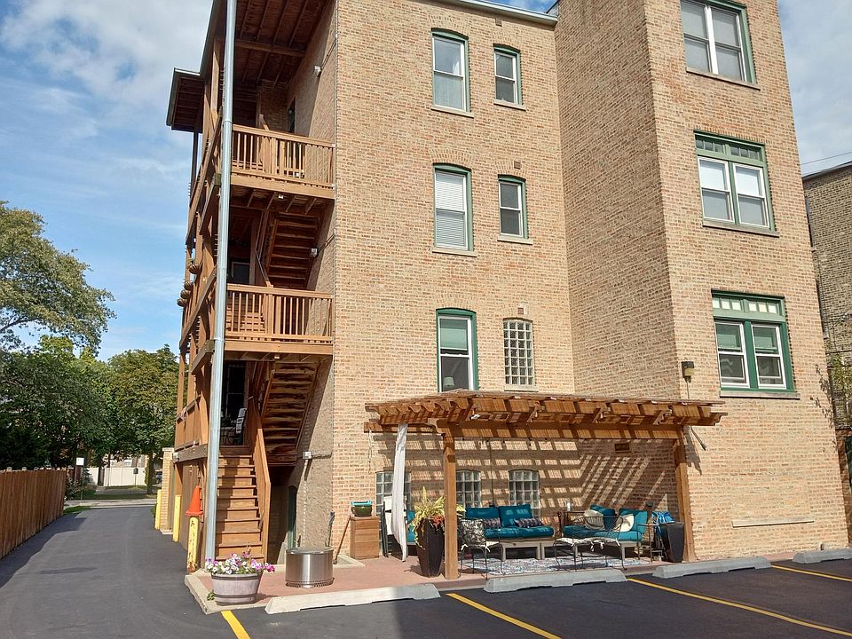 2nd image of 1319 W Estes Ave #33