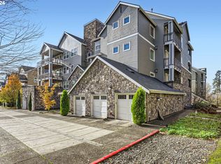 11529 SE Bateleur Way #C8, Happy Valley, OR 97086
