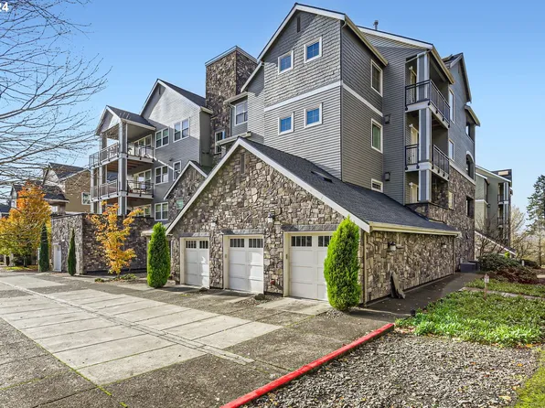 11529 SE Bateleur Way #C8, Happy Valley, OR 97086