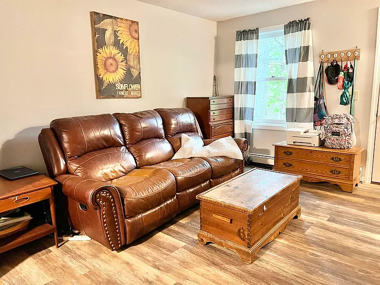 28 Woodlawn Ave #1 — Photo 7
