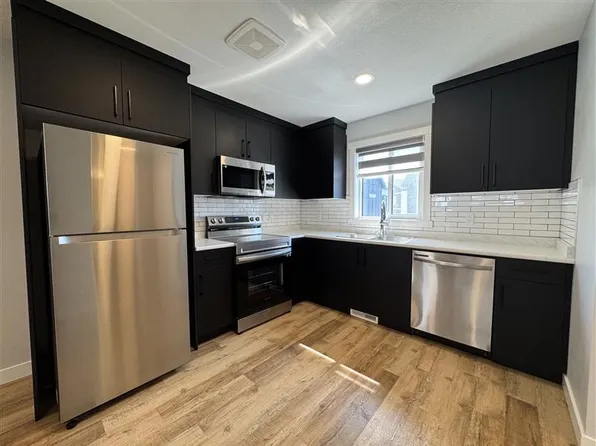 8049 Cedric Mah Rd NW #Gs, Edmonton, AB T5G 2Z5