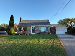 980 Kane St, Dubuque, IA 52001