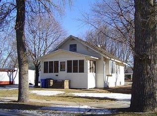 318 2nd Ave SW, Sioux Center, IA 51250