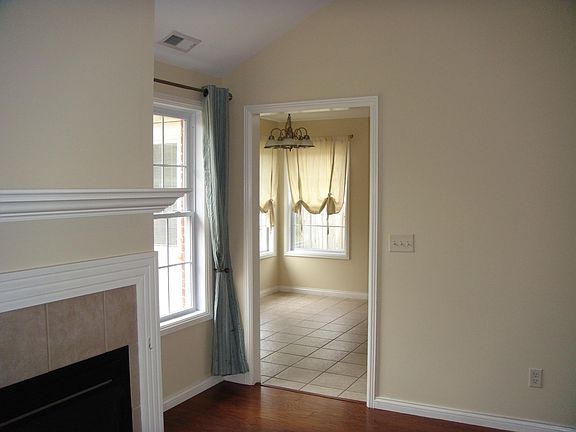 5th image of 5711 Rosewood Ln