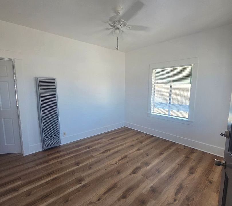 1st image of 324 E Esther St #10A