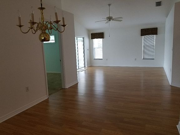 5th image of 4325 Pebble Pointe Dr