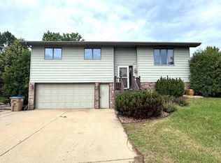 2544 10th Ave NW, Minot, ND 58703