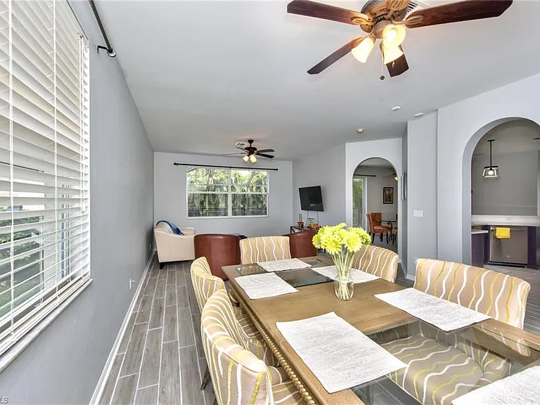 11533 Woodmount Ln — Photo 3