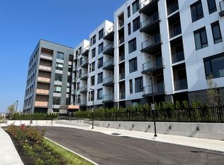 1440 E Clarriage Ct #303, Milton, ON L9E 1L6