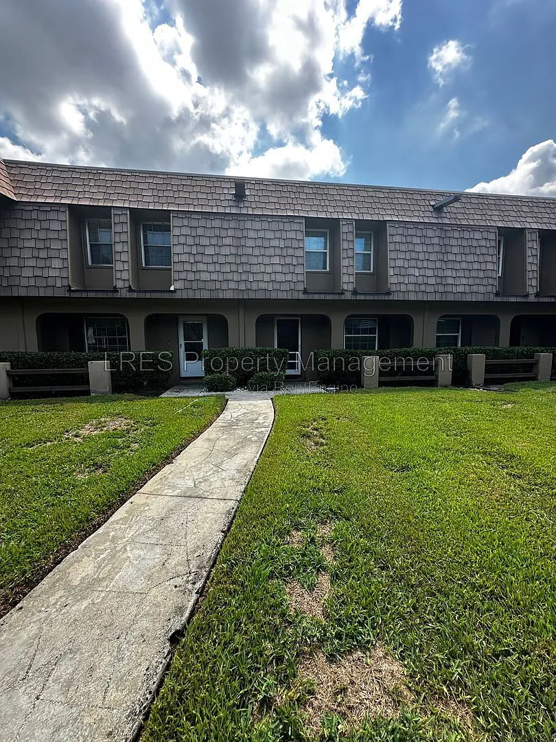 2 bed, 1.5 bath, 1200 sqft, $2,450 — Photo 3