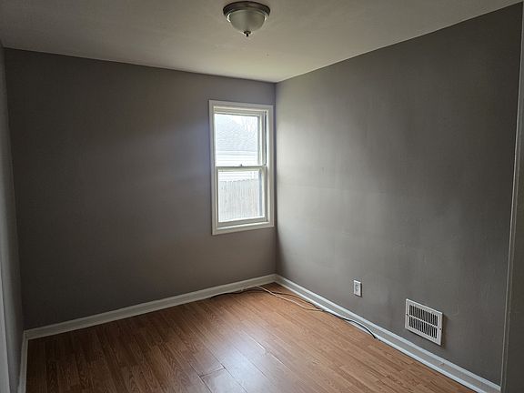 4th image of 19455 Washtenaw St