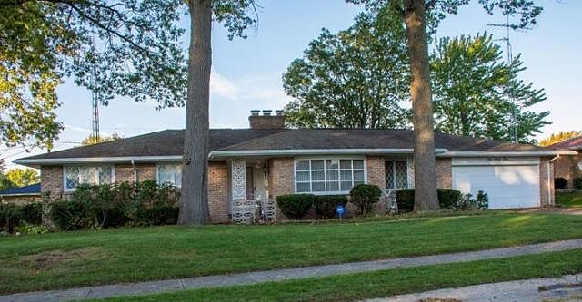 1st image of 145 Woodhill Ln