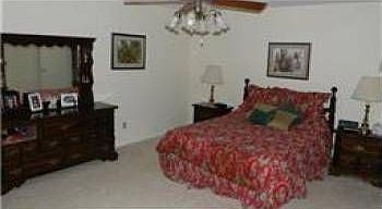 3rd image of 14835 Oak Bend Dr