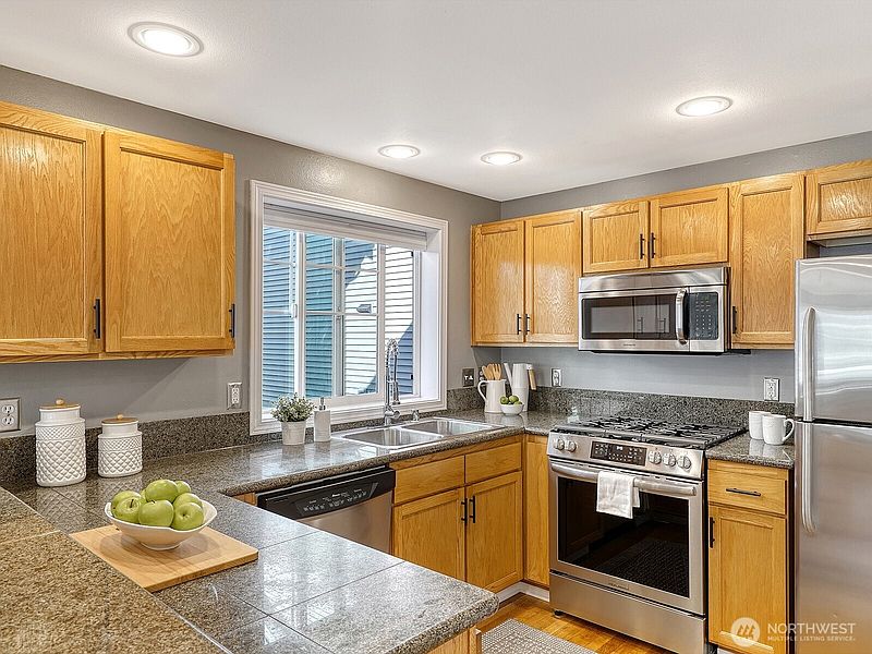 4th image of 8529 Midvale Avenue N #C