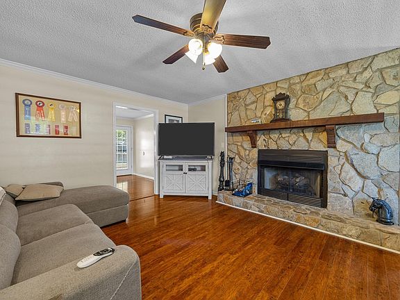 5th image of 115 Suffolk Rd