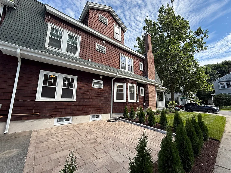 201 Maplewood St #1 — Photo 18