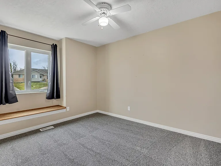 778 S 410 E — Photo 17