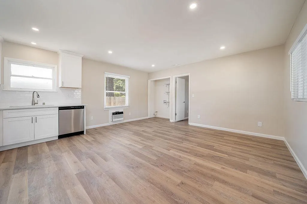 1 bed, 650 sqft, $2,050 — Photo 2