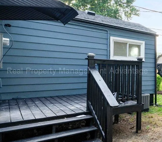 1513 E Meyers Ave — Photo 24