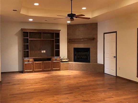 2nd image of 25 Woodland Cir