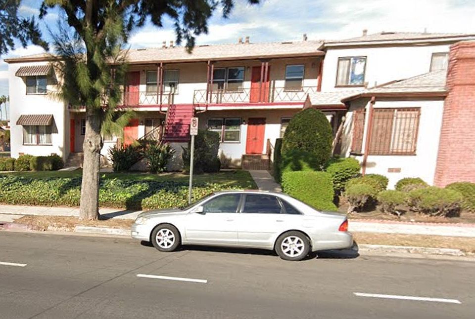 1st image of 2631 W 48th St #31