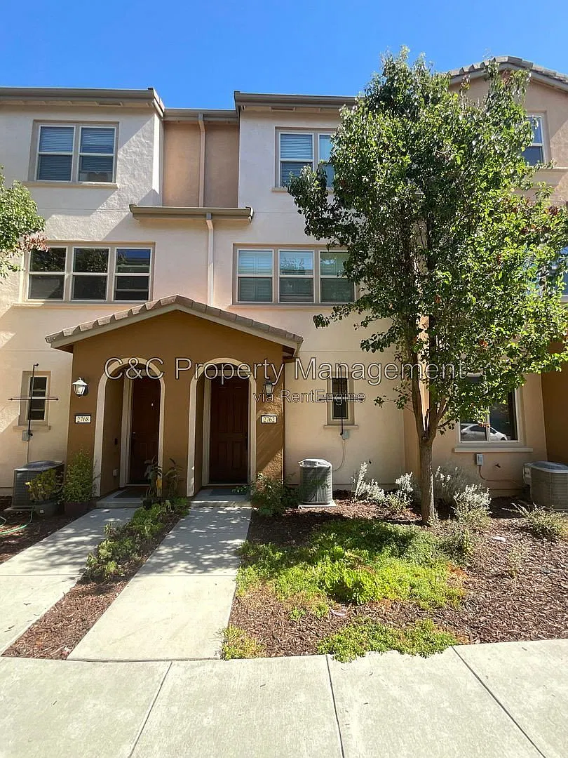 2 bed, 2.5 bath, 1457 sqft, $3,750 — Photo 1