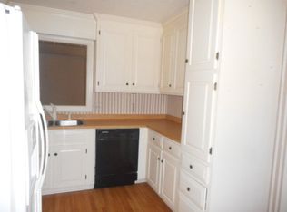 517 W Chisholm St, Sanford, NC 27330