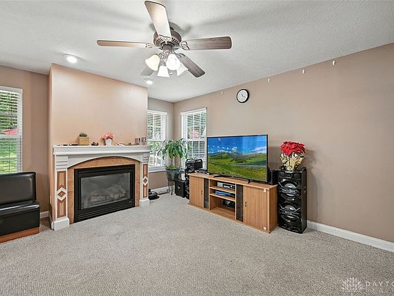 4th image of 992 Olde Station Ct