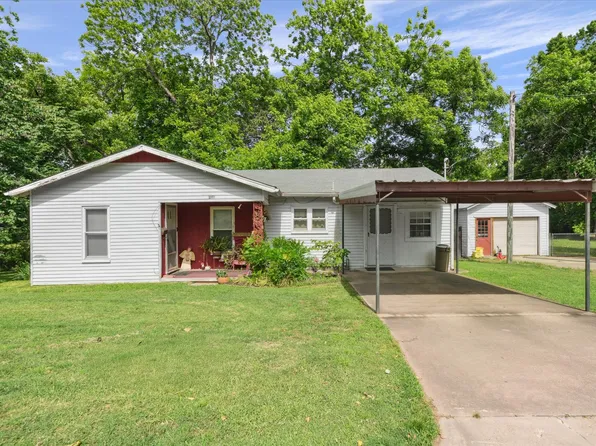 801 N Newsom St, Mineola, TX 75773