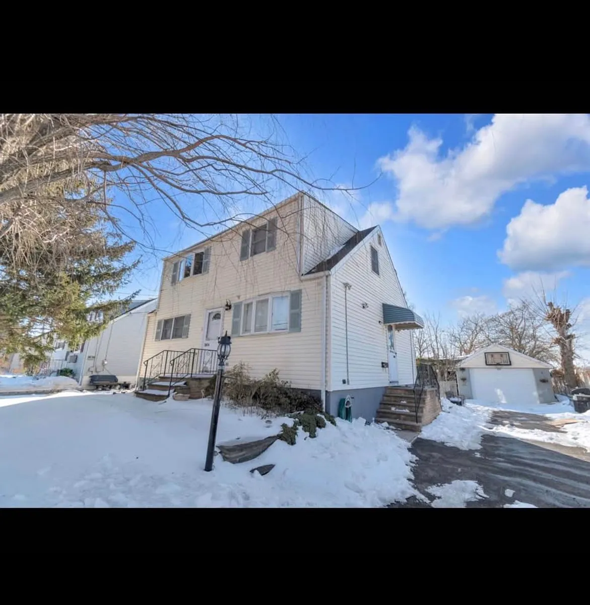 Building Photo - 2604 Parkway Ave #2