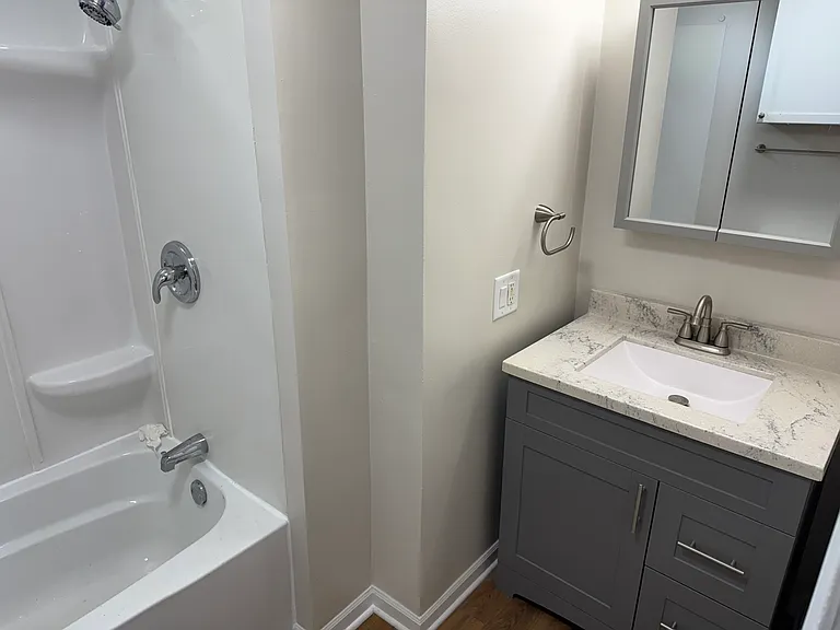 1108 S Bloomington St — Photo 11