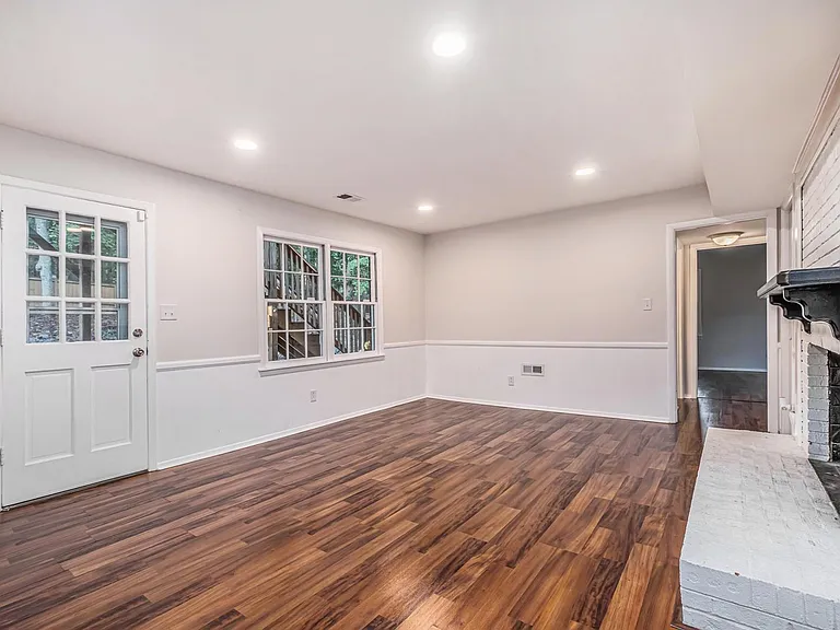 701 McNabb Ct — Photo 6
