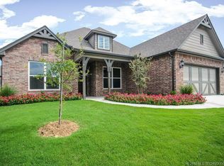 929 E 71st St S, Broken Arrow, OK 74014