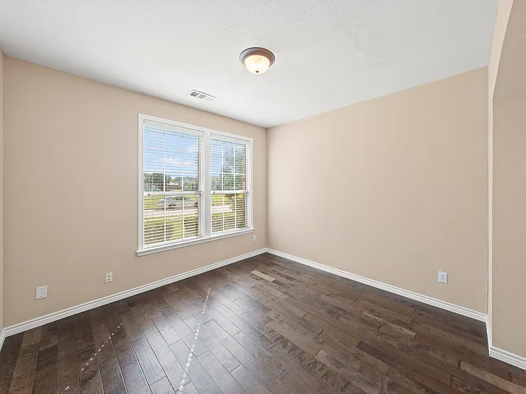 13459 Juneau Dr — Photo 6