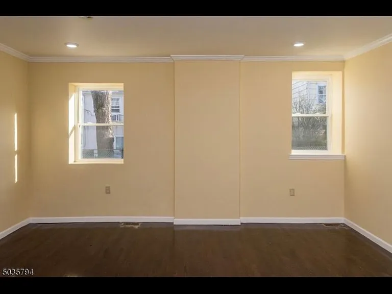 1030 Frank St #2 — Photo 12