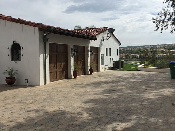 3 Car Attached garage