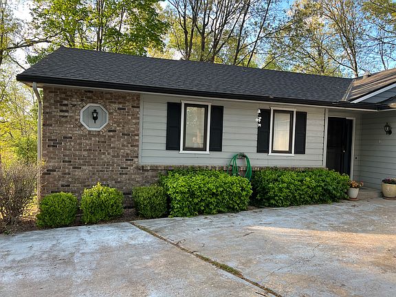 3rd image of 13 Mayfair Dr