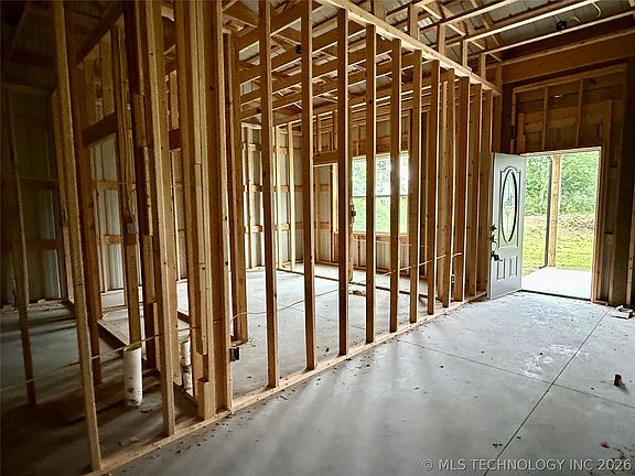 3rd image of 805 Kershaw Dr