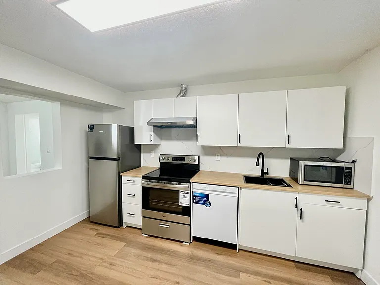 1965X 84th Ave #LOWER LEVEL — Photo 3