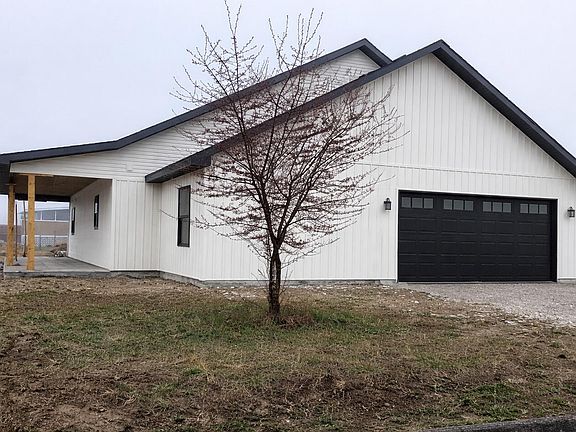 2nd image of 610 Robin Road