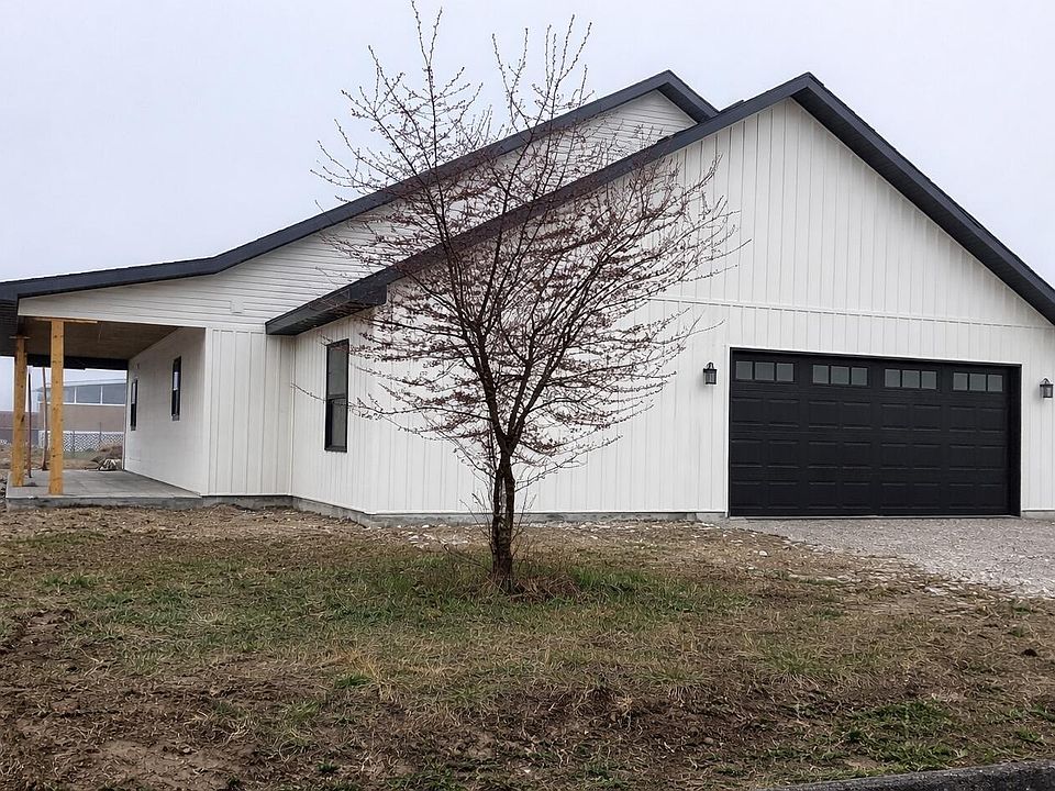2nd image of 610 Robin Road